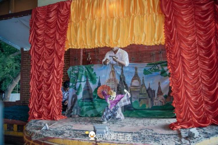 提线木偶传统文化「简陋舞台下活跃着栩栩如生提线木偶缅甸传统国粹你欣赏过么」