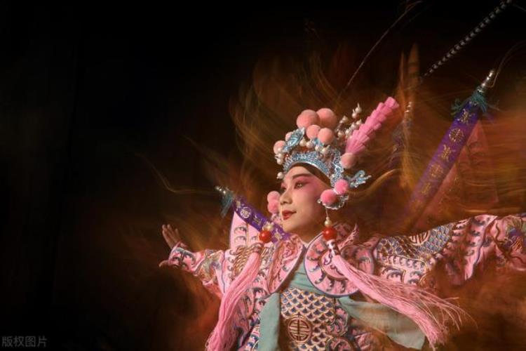 汪曾祺的作品深受传统文化「跟随汪曾祺的文字感受传统戏曲之美」