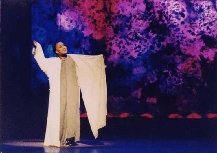 她如何演绎男性形象茅威涛本周六在蝴蝶剧场开讲中国传统戏剧的跨性别之美